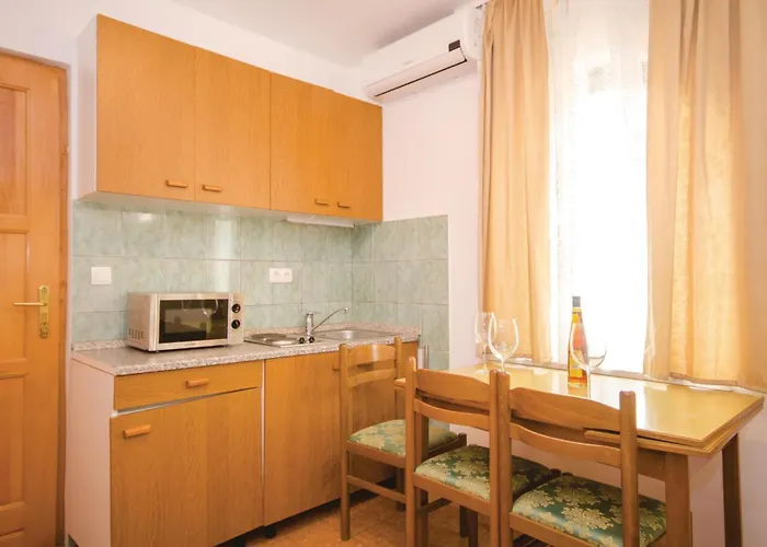 Apartment Beautiful In Okrug Gornji *