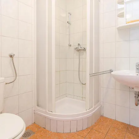 Gorgeous Apartment In Okrug Gornji With Wifi Daire Trogir