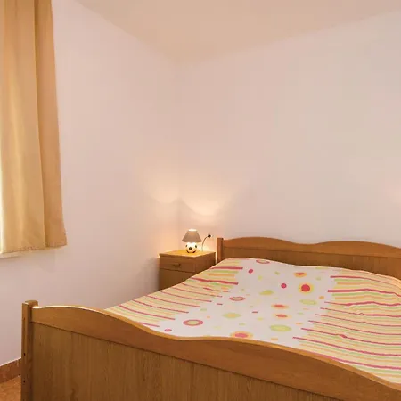 Gorgeous Apartment In Okrug Gornji With Wifi