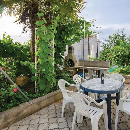 Beautiful In Okrug Gornji شقة *